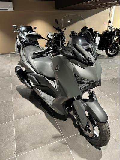 YAMAHA XMAX 300