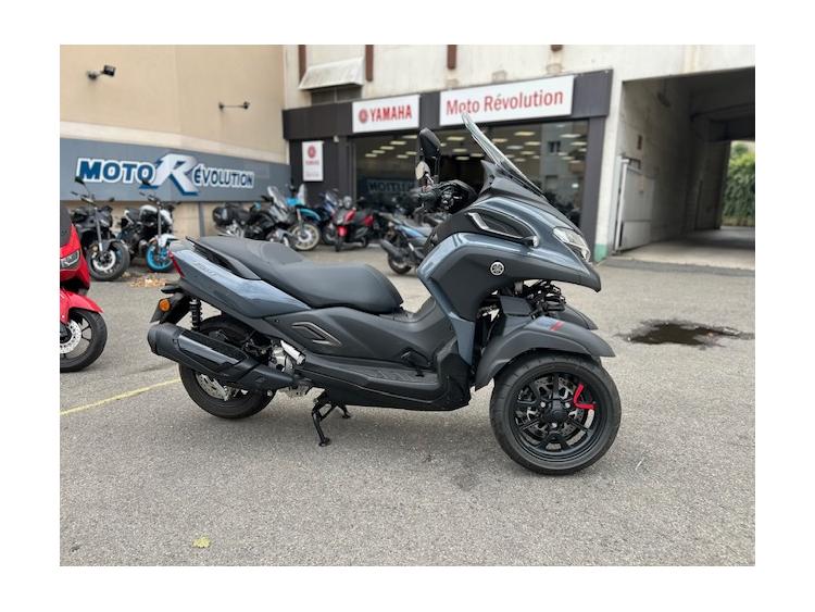 YAMAHA TRICITY 300
